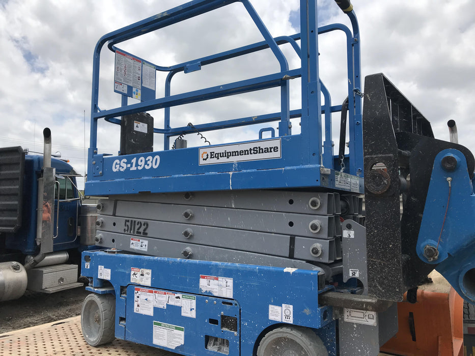 2019 Genie GS-1930 Fixed Rails with Chain Entry