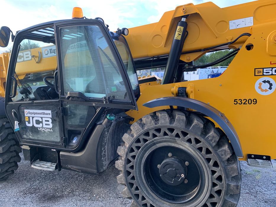 2019 JCB 509-42 Cab/Heat/Air, 74 HP, Solid Tires, STD Worklight, Beacon, Aux Hydraulics, Lifting Eye, Back up Alarm w/66" Carriage/60" Forks