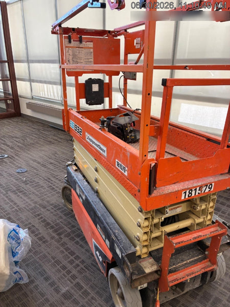 2021 JLG ES1932