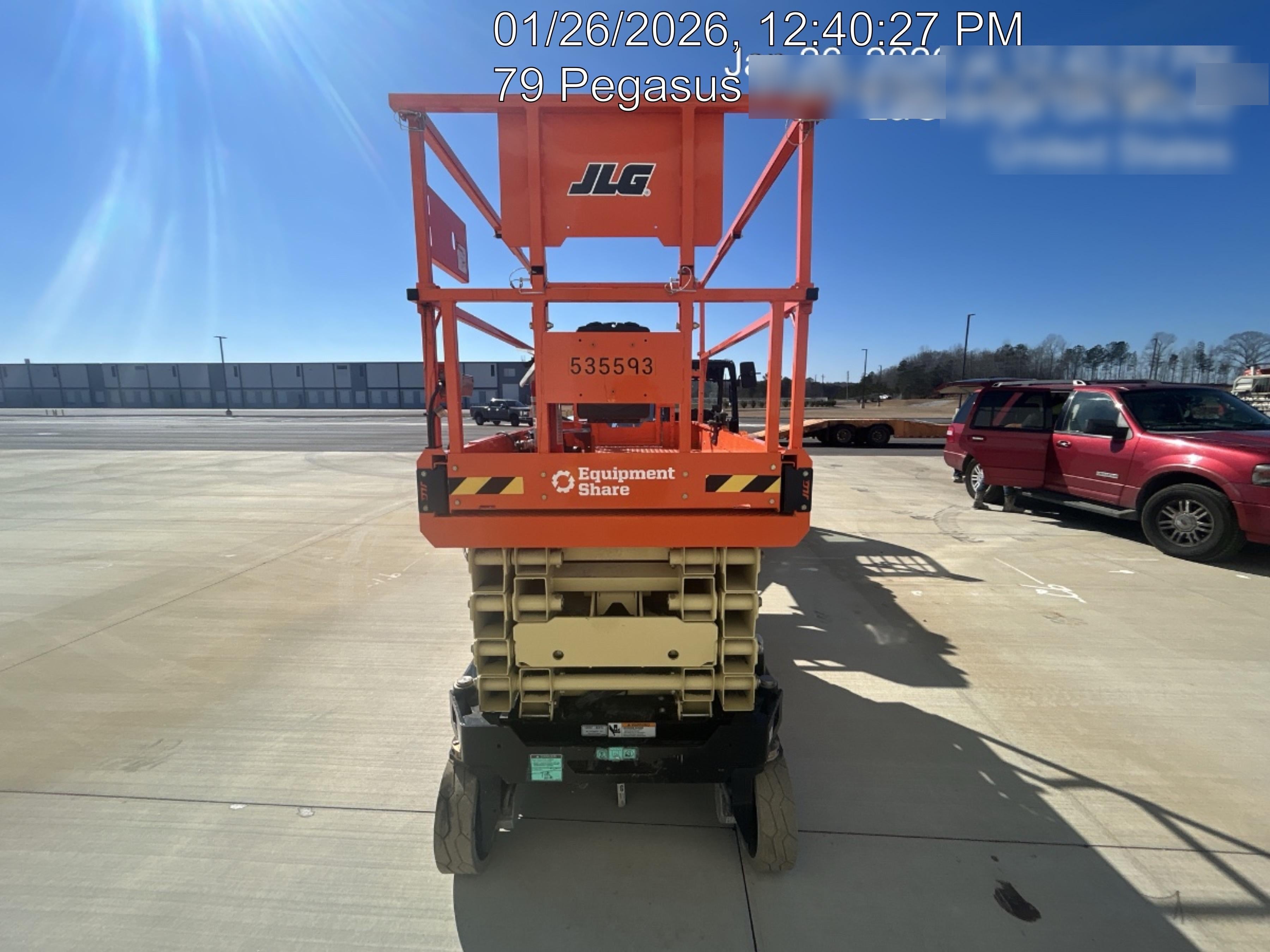 2025 JLG ES3246