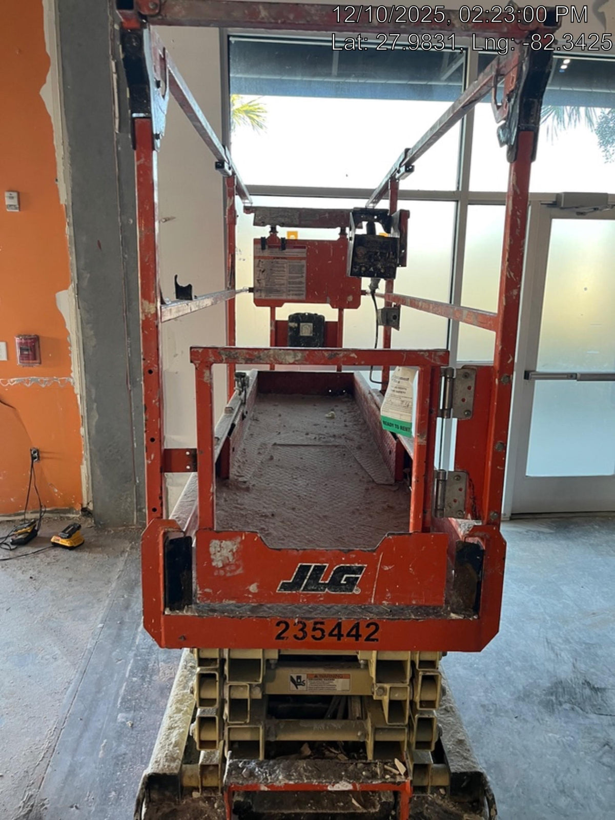 2022 JLG ES1932