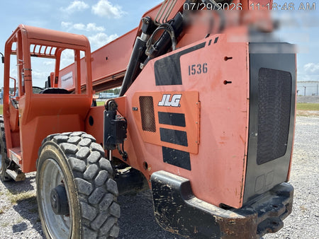 2016 JLG 8042