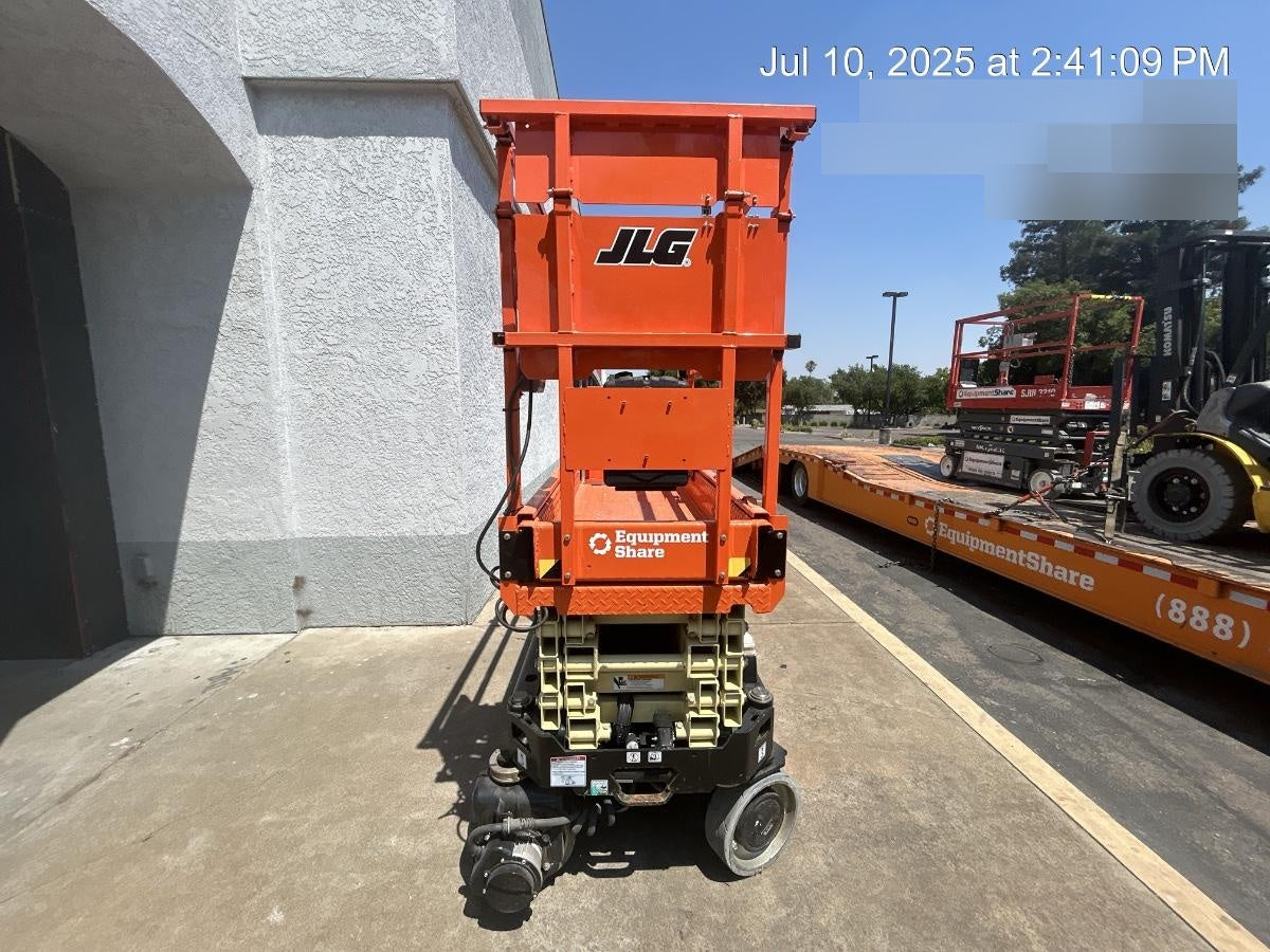2024 JLG ES1932