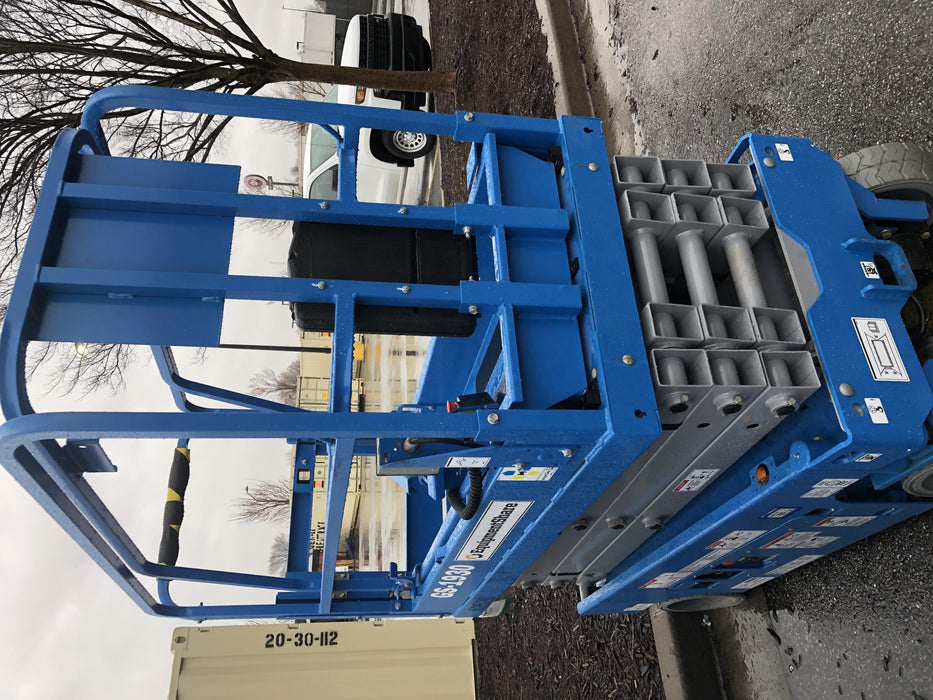 2020 Genie GS-1930 Solid Non Marking Tires, Beacon, Folding rails with half height swing gate