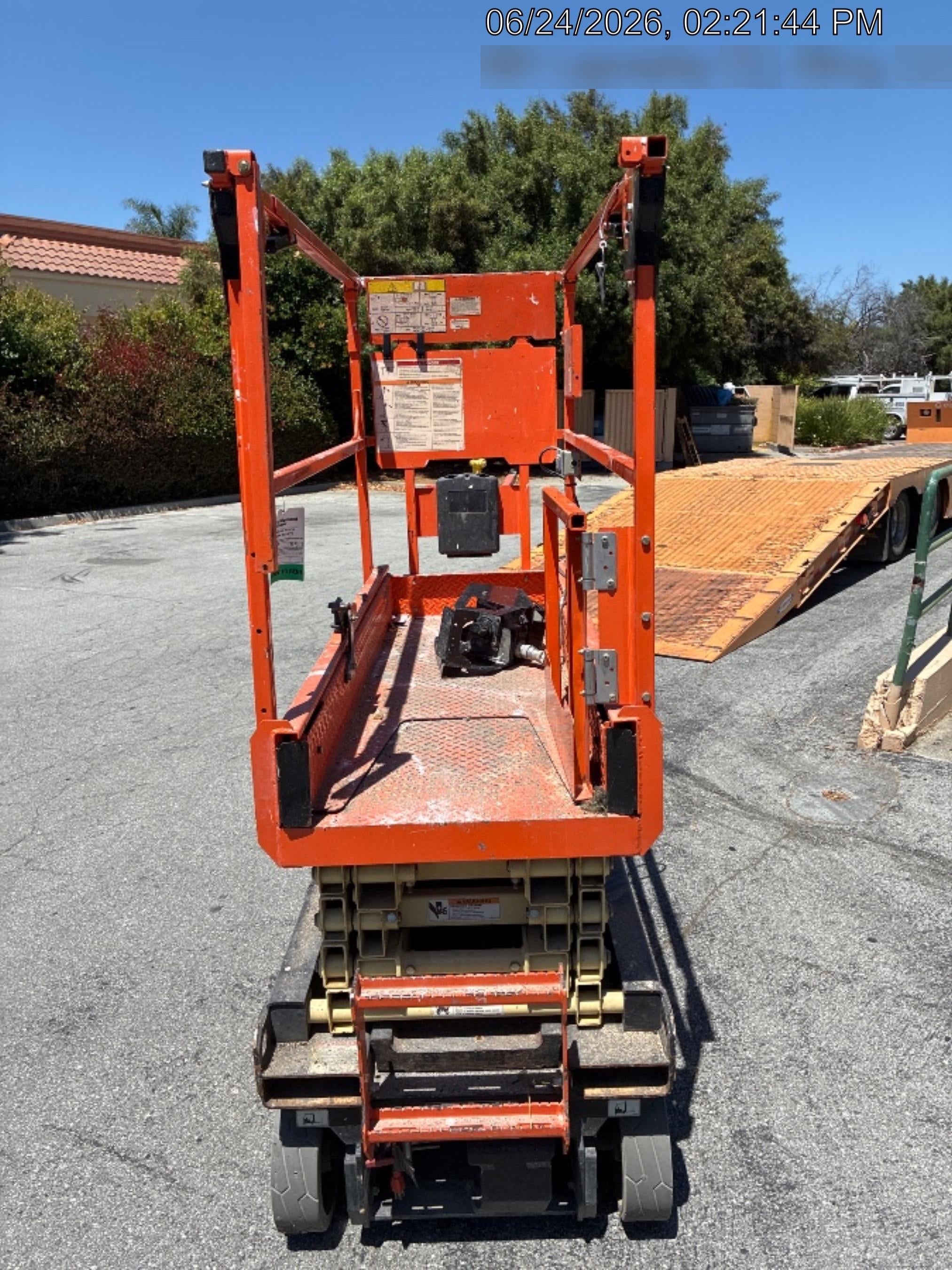 2022 JLG ES1932
