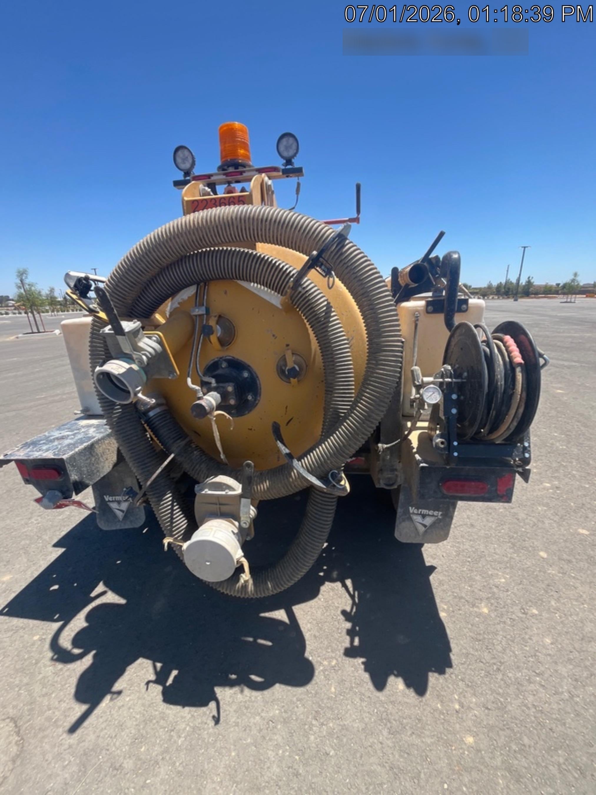 2023 Vac-Tron LP573XDT T4 Koehler Diesel Engine, 500 Gallon Debris Tank, x2 100 Gallon Water Tanks