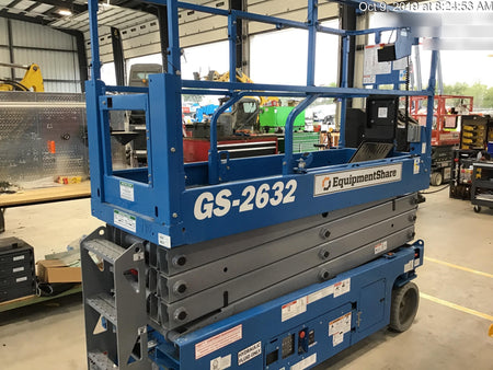 2019 Genie GS-2632 Folding rails with half height swing gate
