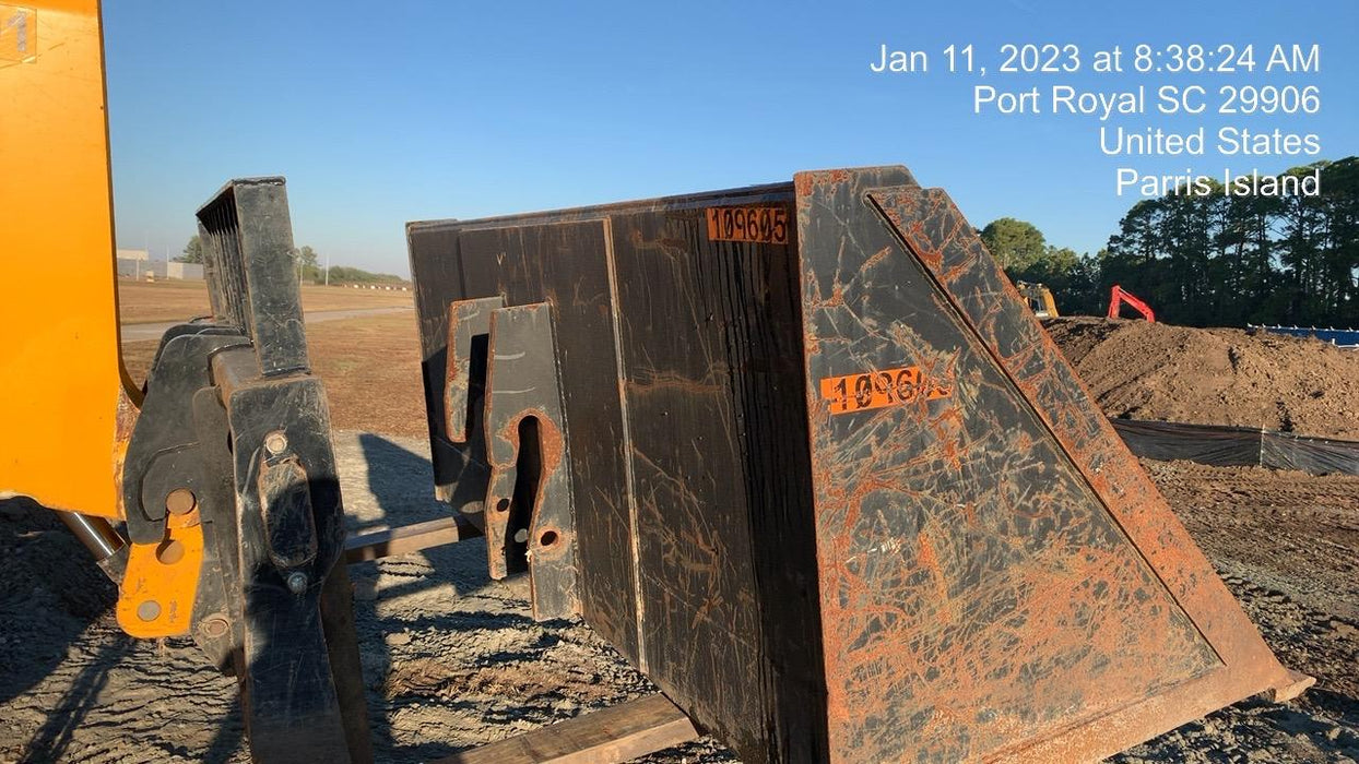 2020 ARROW MATERIAL HANDLING Telehandler Bucket Pin-On