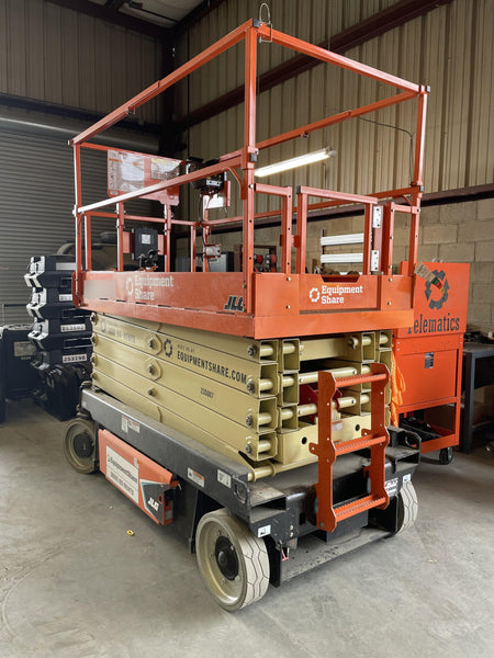 2022 JLG ES3246