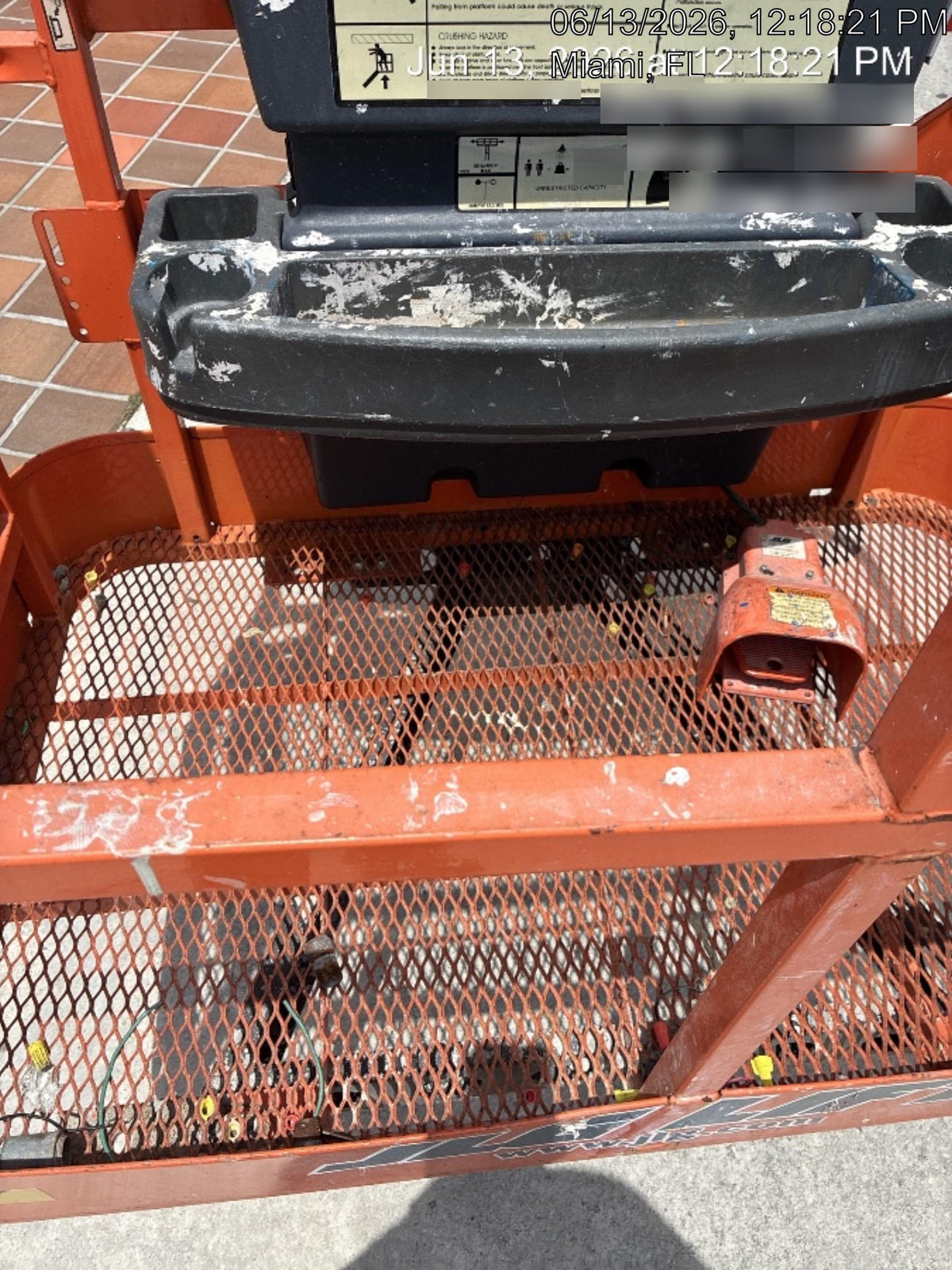 2022 JLG E400AJP Narrow