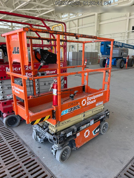 2022 JLG ES1330L