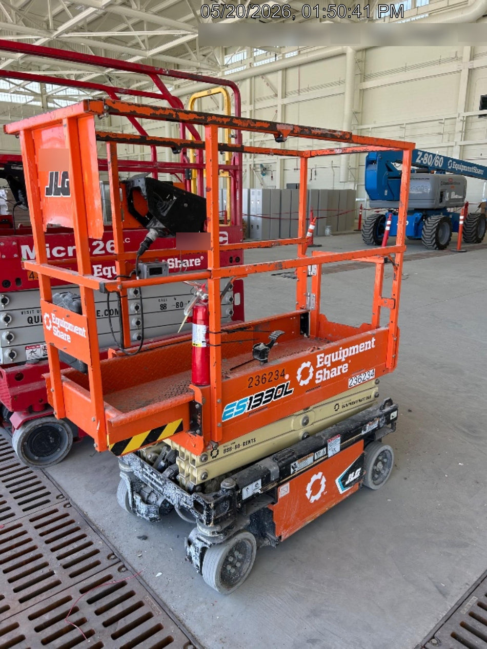 2022 JLG ES1330L