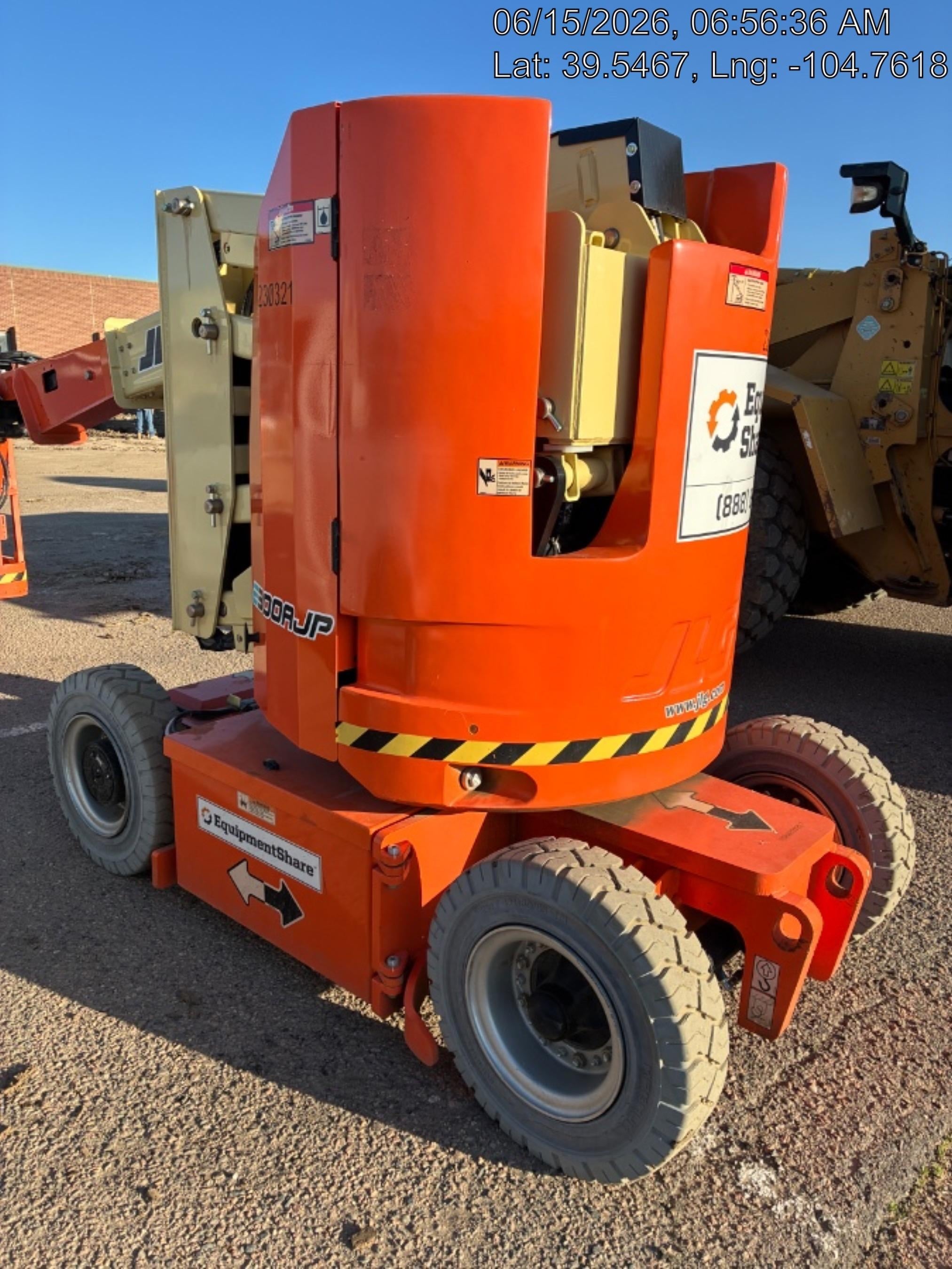 2022 JLG E300AJP