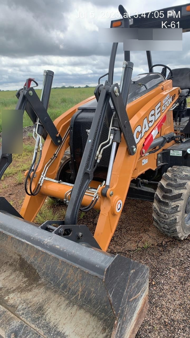 2023 CASE 570N EP
