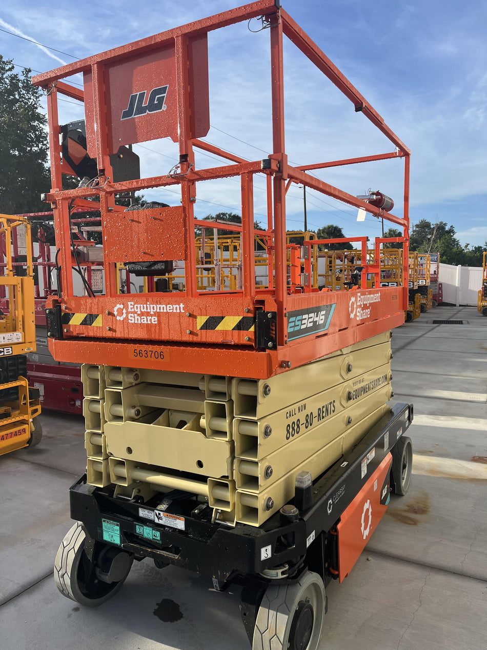 2025 JLG ES3246