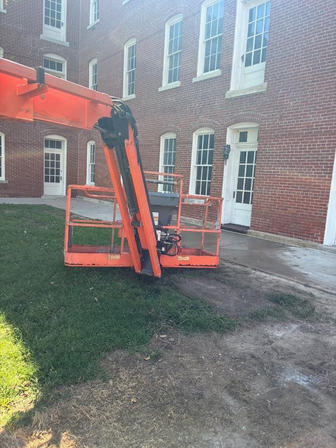 2018 JLG 660SJ