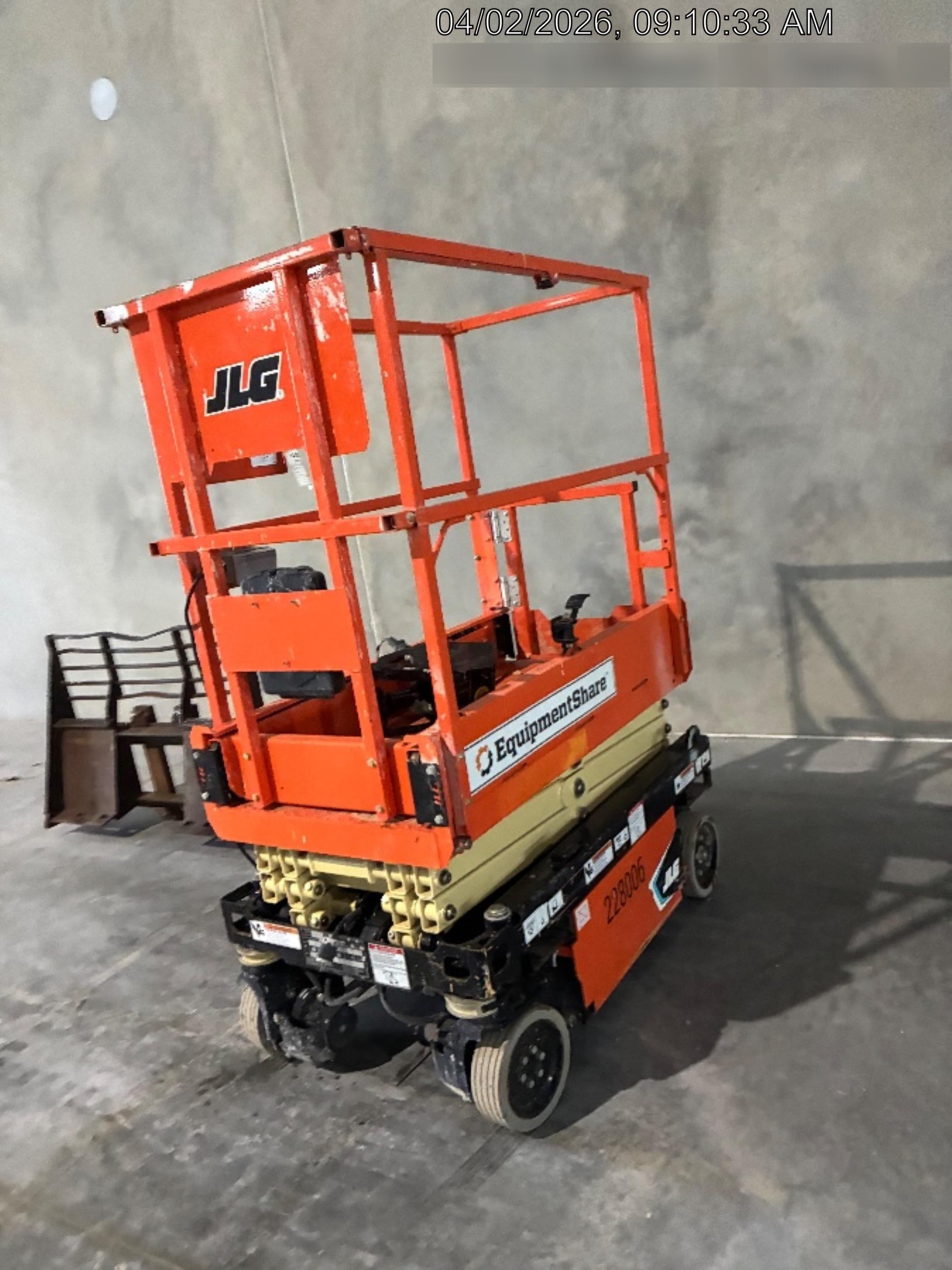 2022 JLG ES1330L