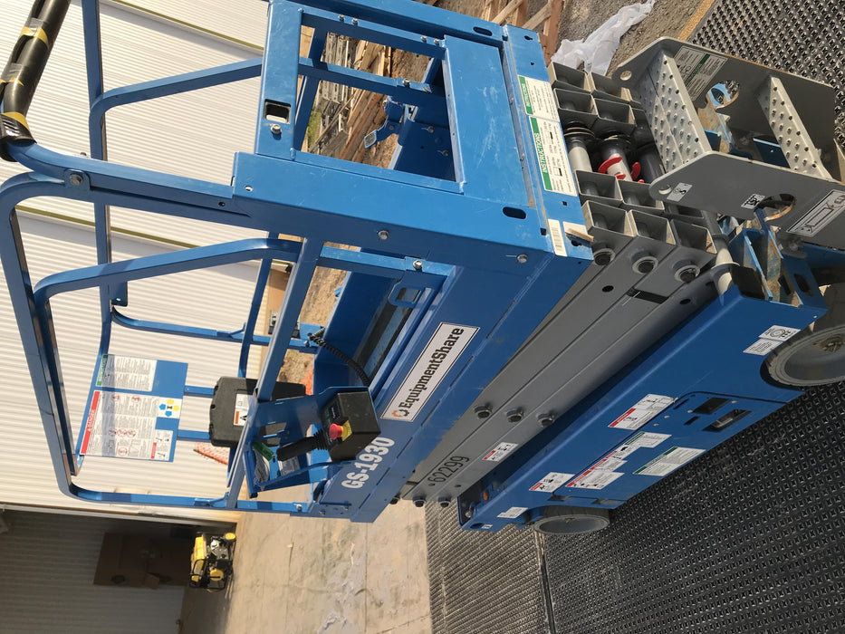 2020 Genie GS-1930 Solid Non Marking Tires, Beacon, Folding rails with half height swing gate