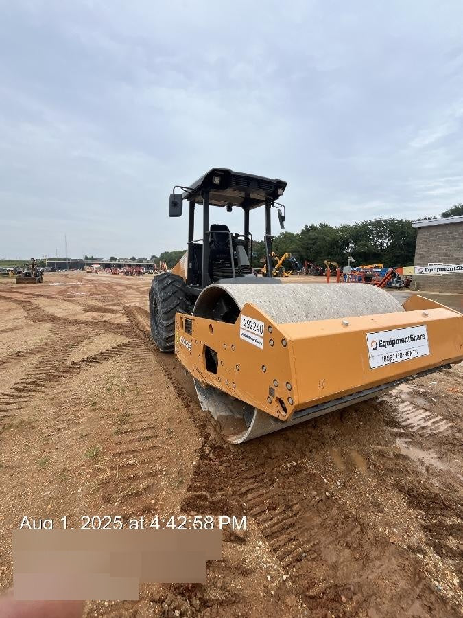 2023 CASE SV211E