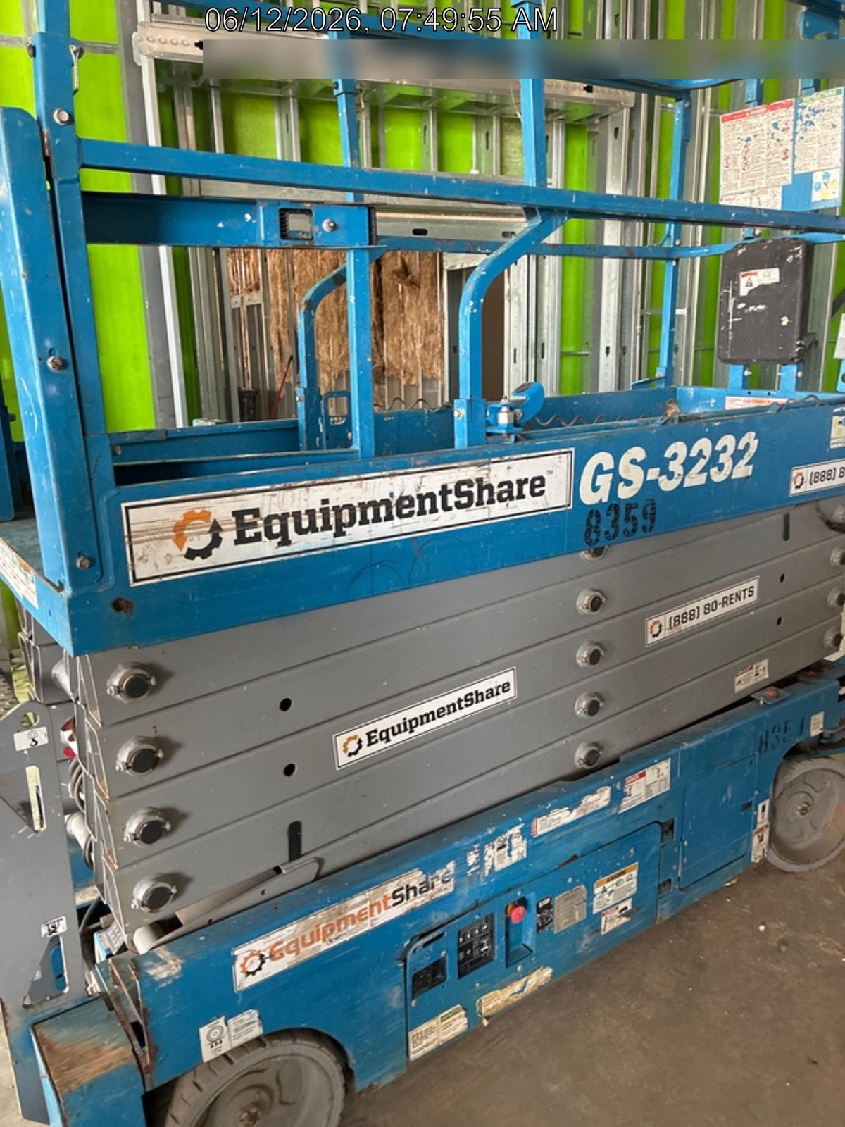 2018 Genie GS-3232 Genie GS3232 Lift w/Folding Rails and Swing Gate