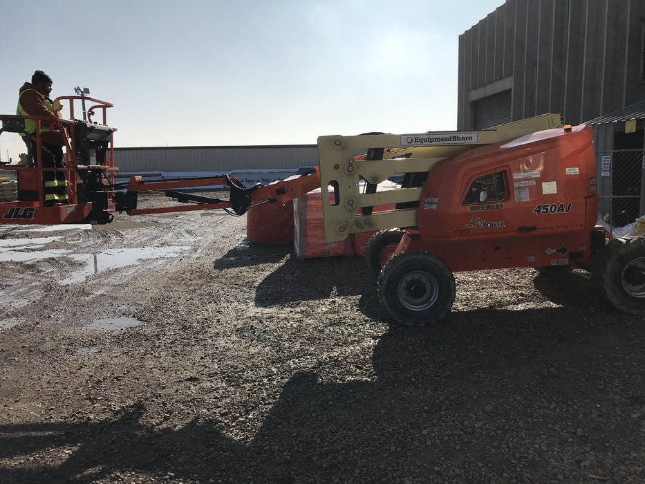 2019 JLG 450AJ