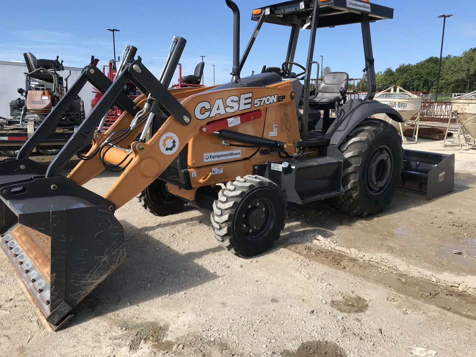 2019 Case 570N EP Canopy, 4WD, GP Front Bucket, Dual Tilt Cylinder, 84" Box Blade w/ Scarifier, Wheel Weights, Beacon