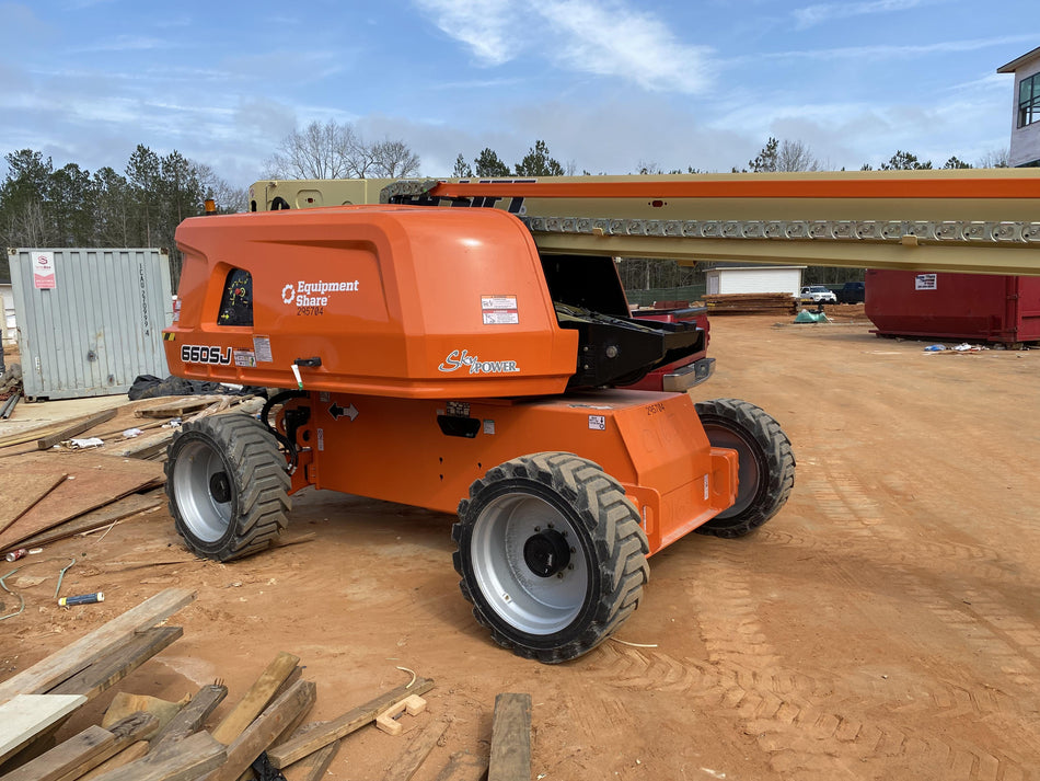2023 JLG 660SJ