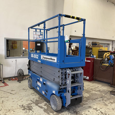 2023 GENIE GS-2632