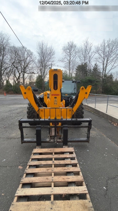 2023 JCB 510-56