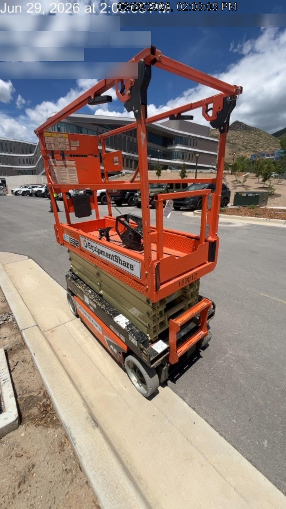 2021 JLG ES1932