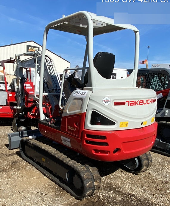 2022 TAKEUCHI TB235-2R
