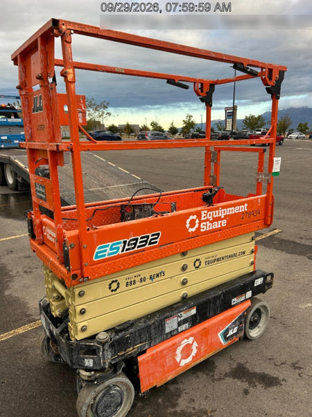 2022 JLG ES1932