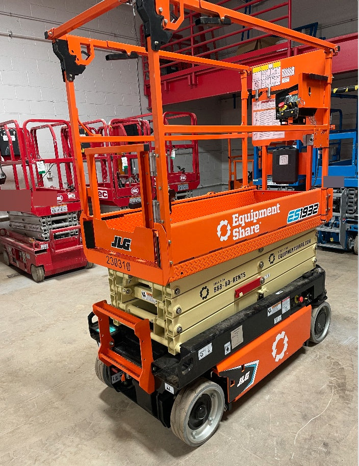2022 JLG ES1932