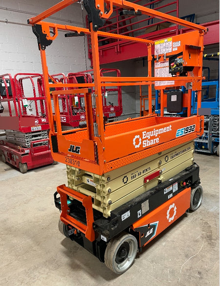 2022 JLG ES1932