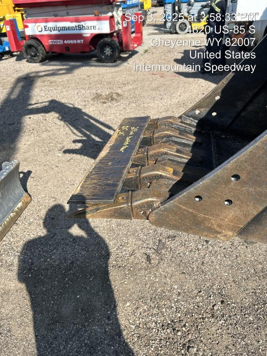 2025 TAKEUCHI 24" Bucket Takeuchi