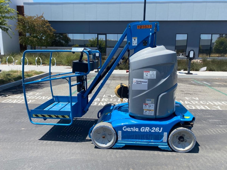 2020 GENIE GR-26J