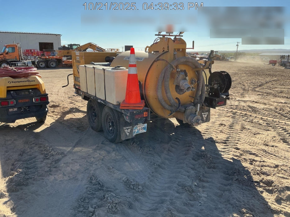 2021 Vac-Tron LP573XDT T4 Koehler Diesel Engine, 500 Gallon Debris Tank, x2 100 Gallon Water Tanks