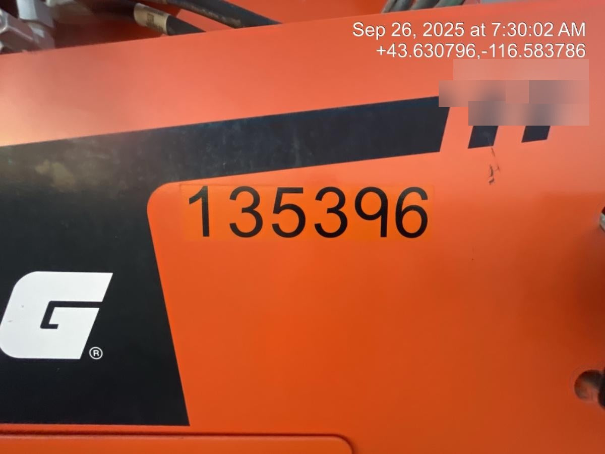 2021 JLG 12054