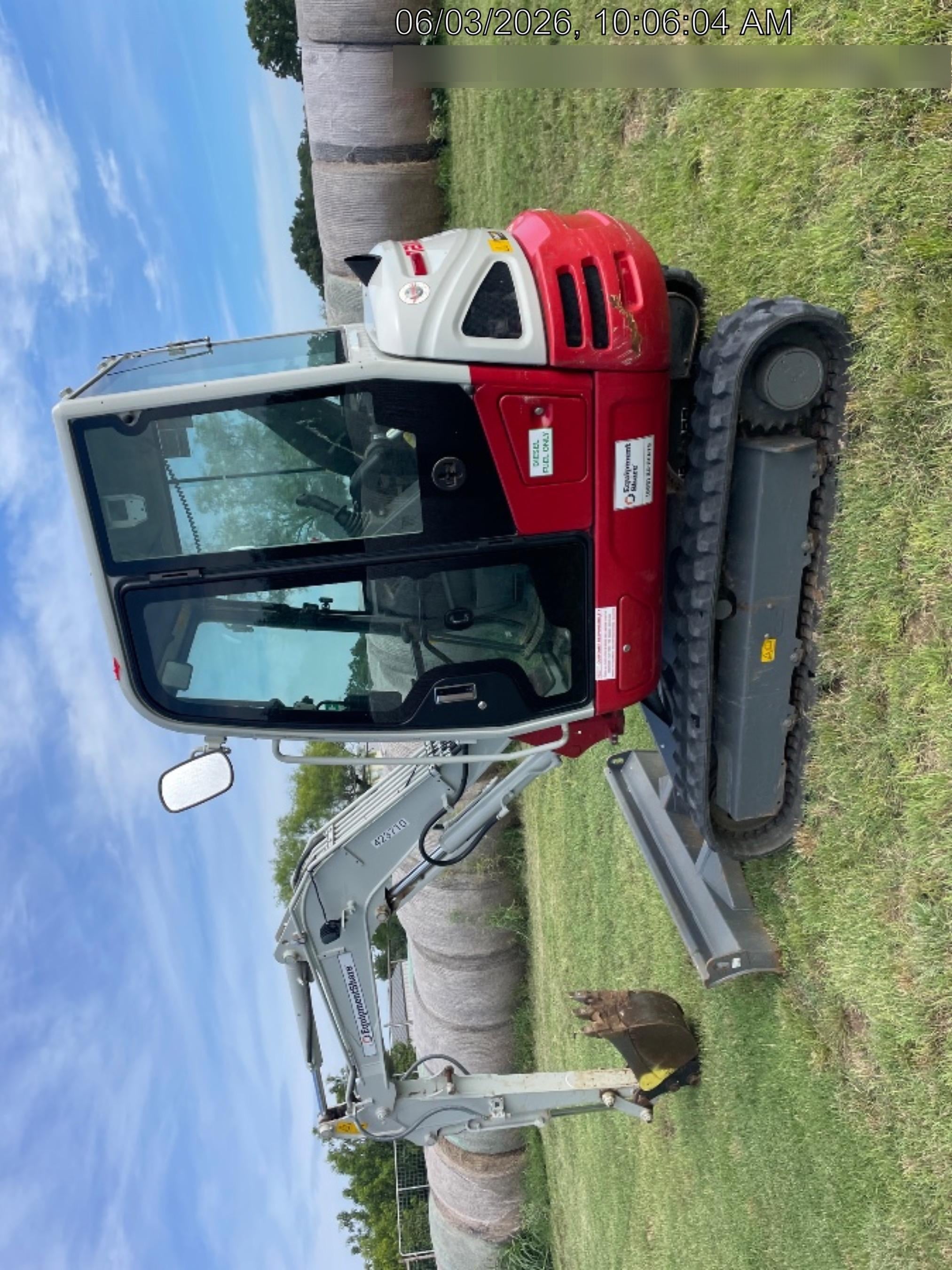 2024 TAKEUCHI TB235-2CR