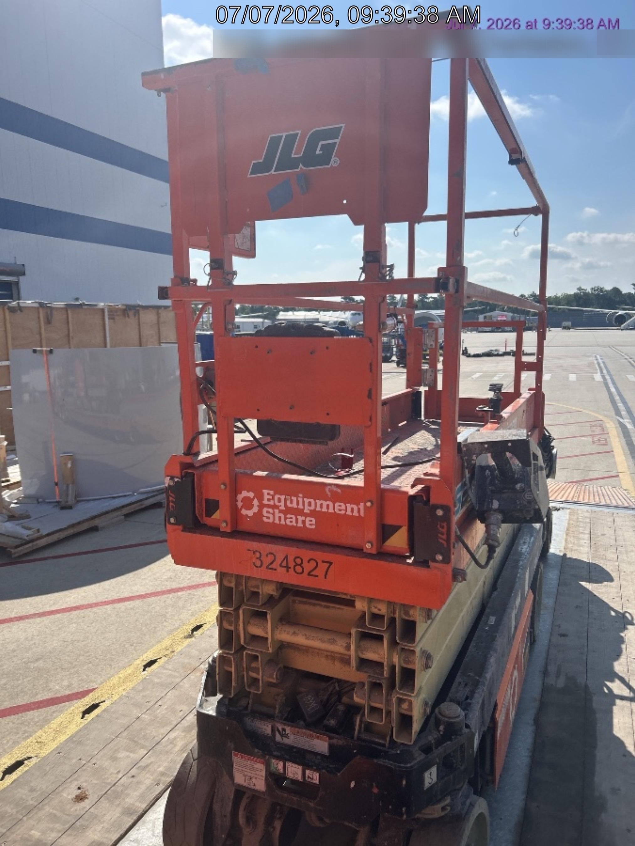 2023 JLG ES2632
