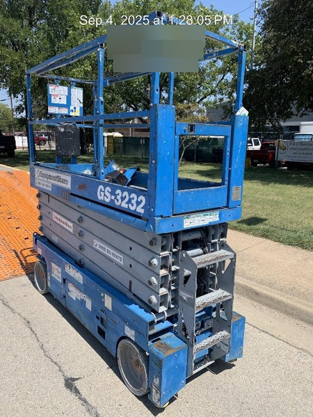 2016 Genie GS-3232 32' Narrow Scissor Lift