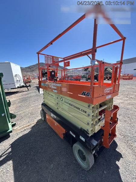 2022 JLG ES3246