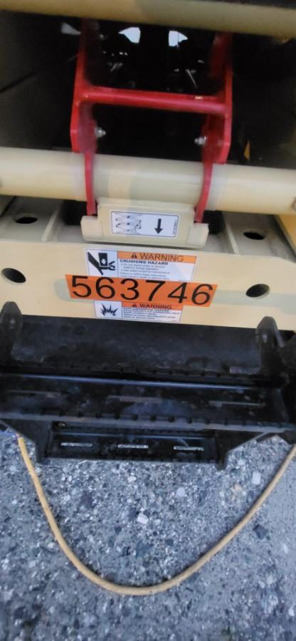 2025 JLG ES3246
