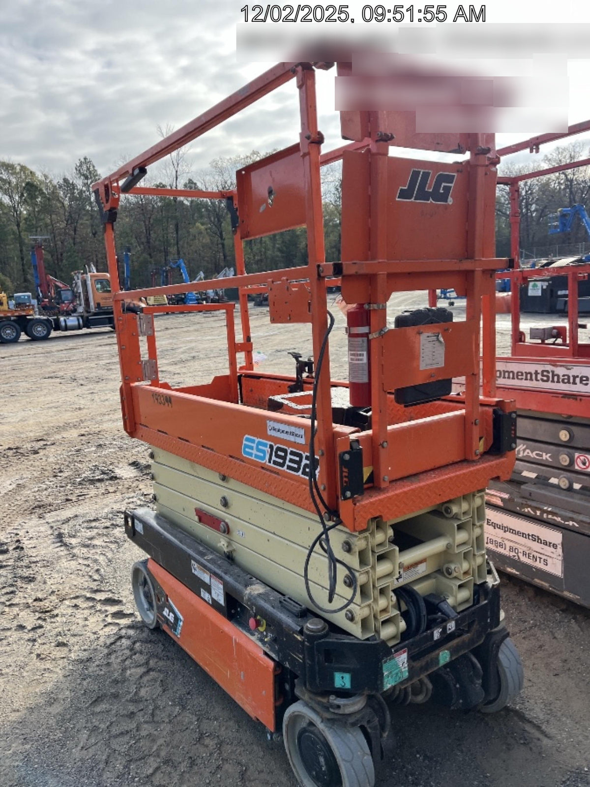 2021 JLG ES1932
