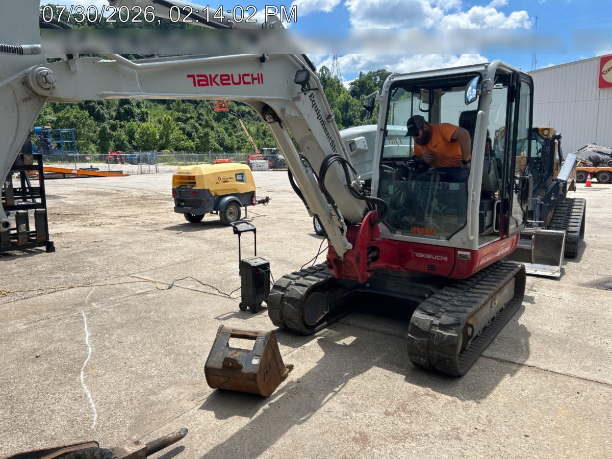 2025 TAKEUCHI TB250-2CR