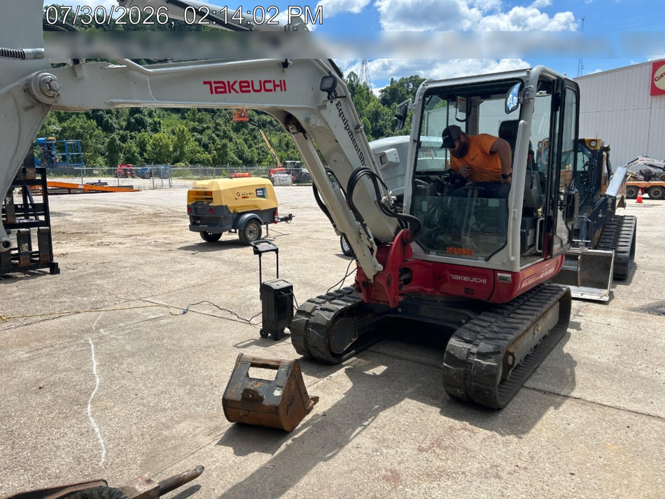 2025 TAKEUCHI TB250-2CR