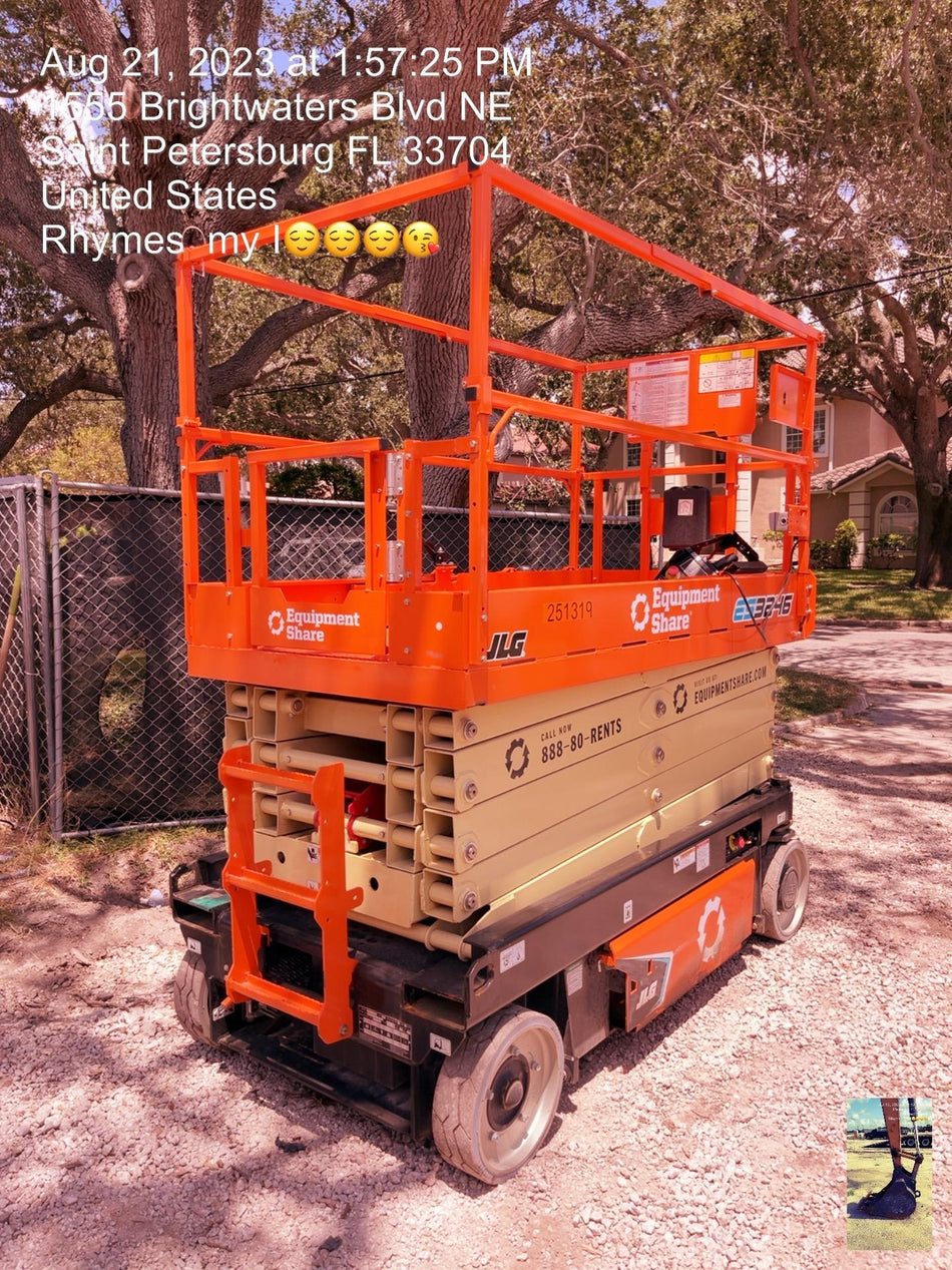 2022 JLG ES3246