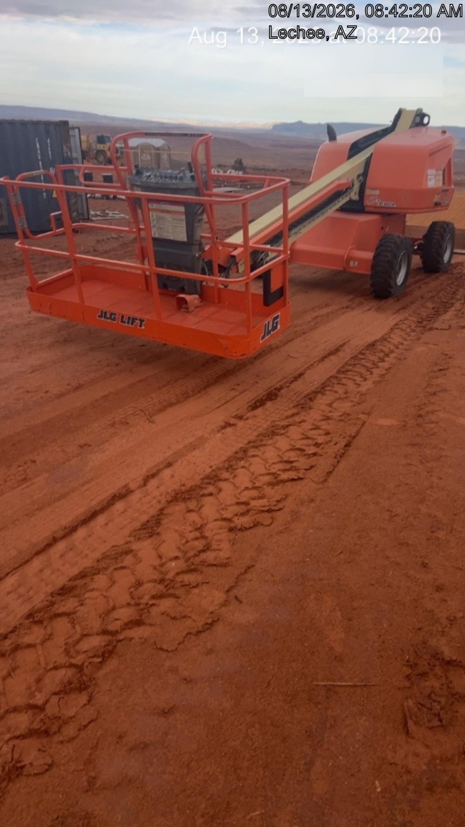 2019 JLG 400S