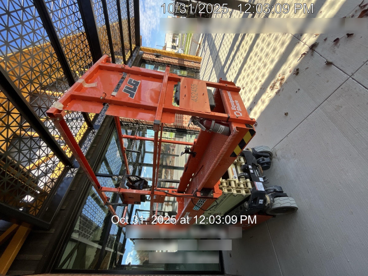 2024 JLG ES1932