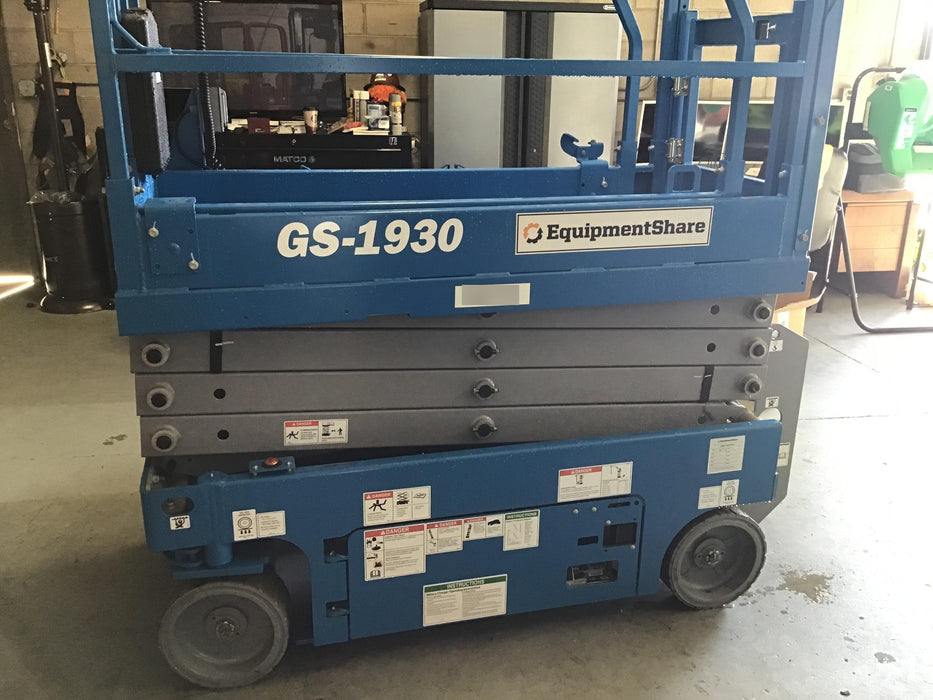 2019 Genie GS-1930 Half Height Swing Gate, 800W Inverter